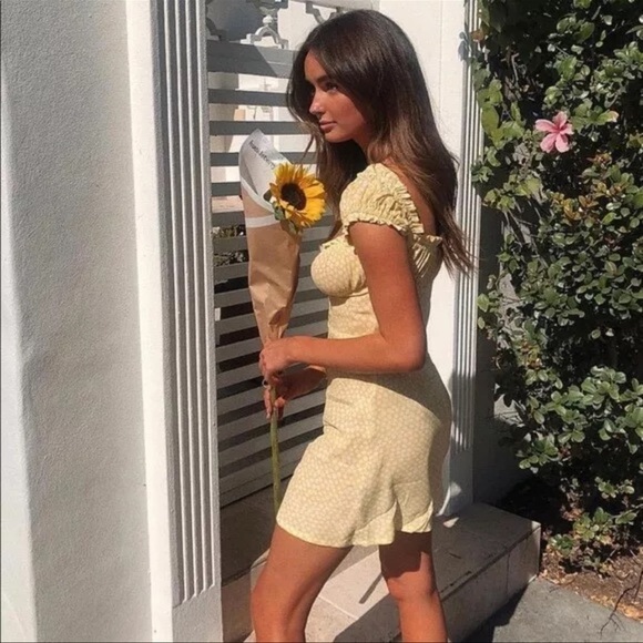 WITH JÉAN Isabelle Dress in Lemon Ditzy Daisy Button Down Ruffle Puff Shoulder M - Picture 1 of 10